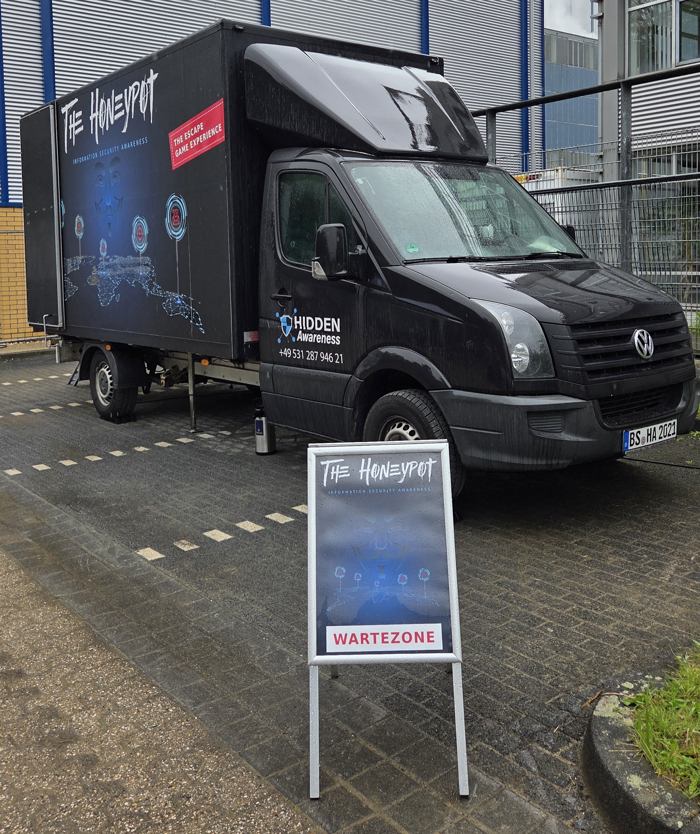 The Honeypot Escape Game Truck von HIDDEN Awareness an einem weiteren Standort der Energie- und Wärmeversorgung in Köln